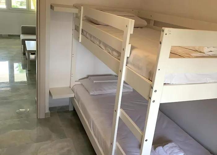 Liora * Néa Fókaia